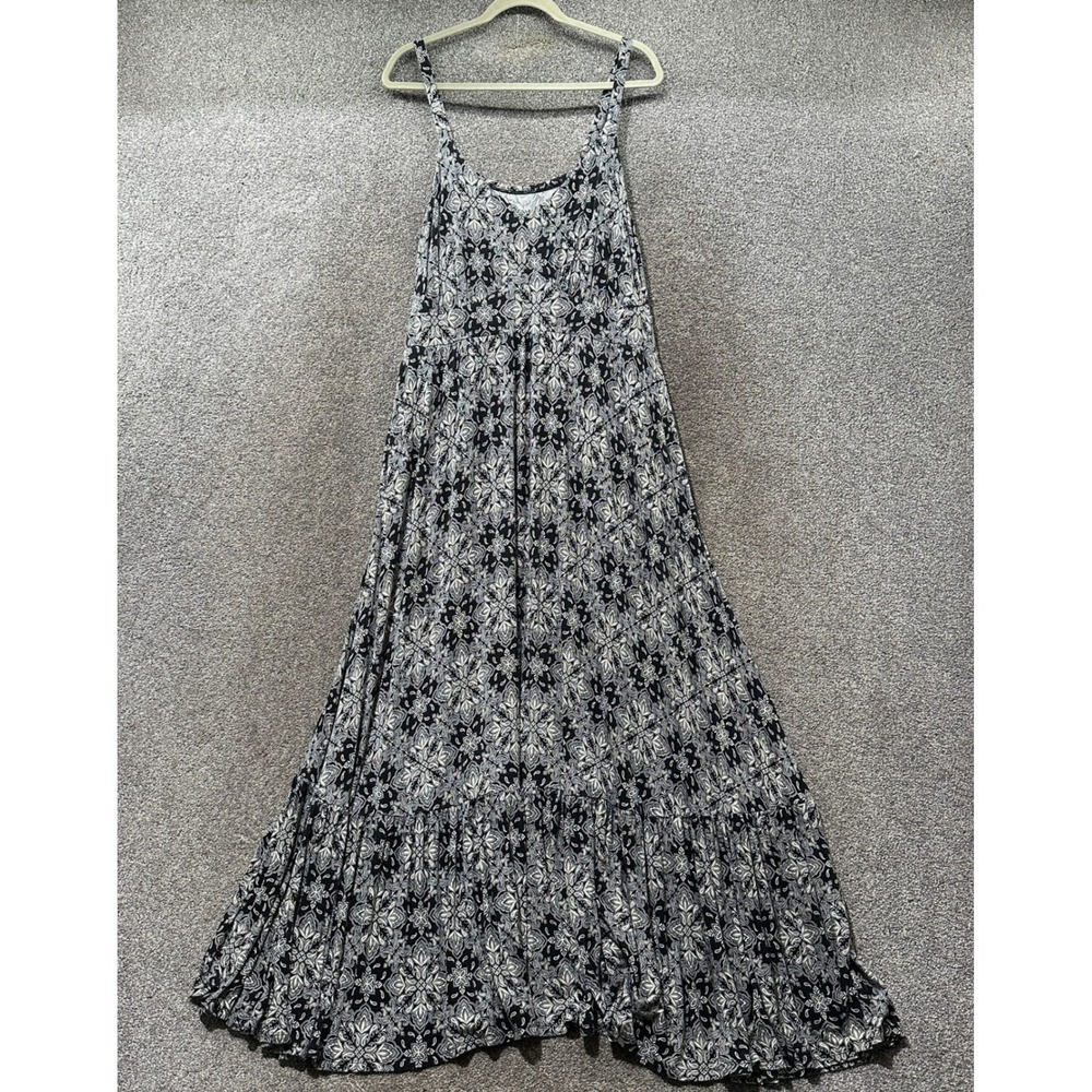 Torrid Women 2X Black White Paisley Medallion Maxi Dress Stretch Flowy Boho